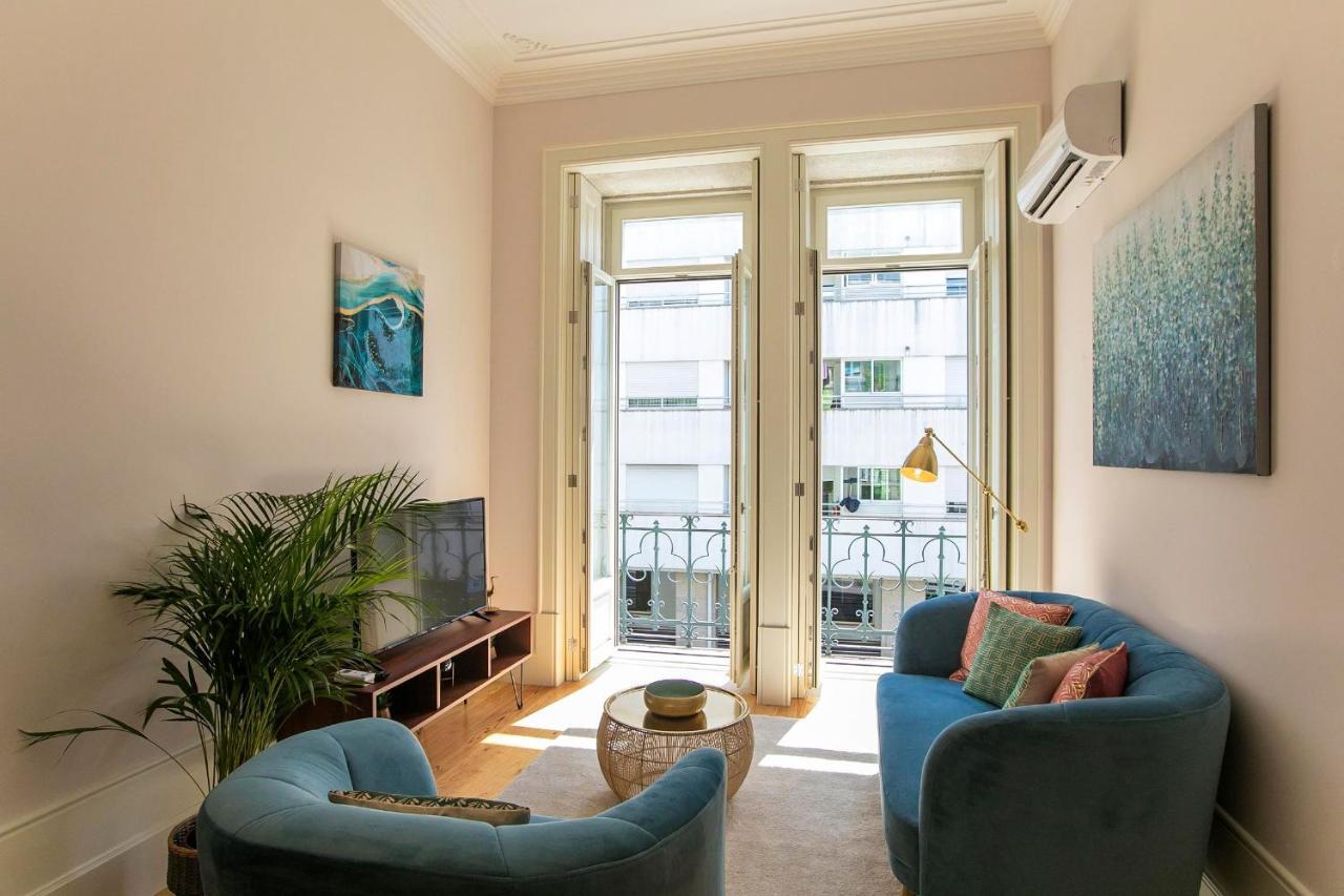 Lovelystay - 2Br Flat With Ac In Duque De Loule Porto Exterior photo